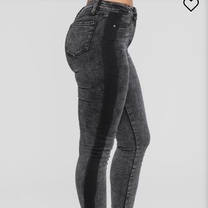 Fashion Nova jean SIZE 1